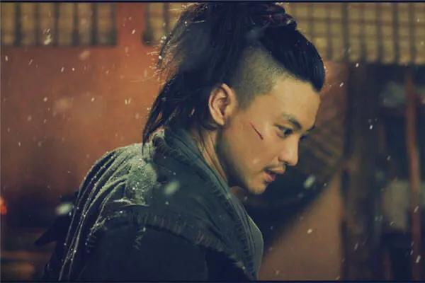 周一围黑粉粉头朱丹：她真的惨不自知吗？不，