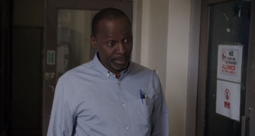 年幼弟妹要照料，瘾君子母亲要供养，这个高中