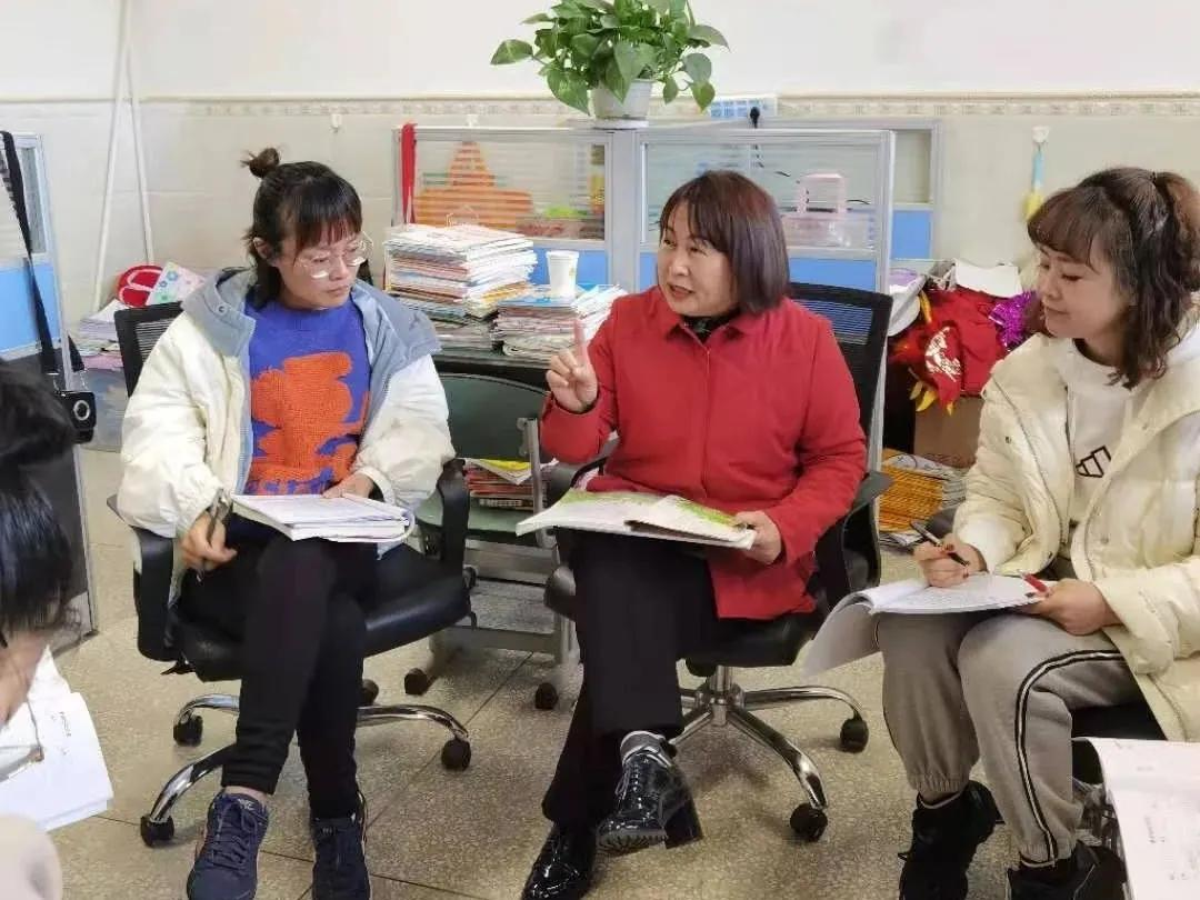 共促发展“语”你同行双流实验小学外国语学校语文组教研简讯