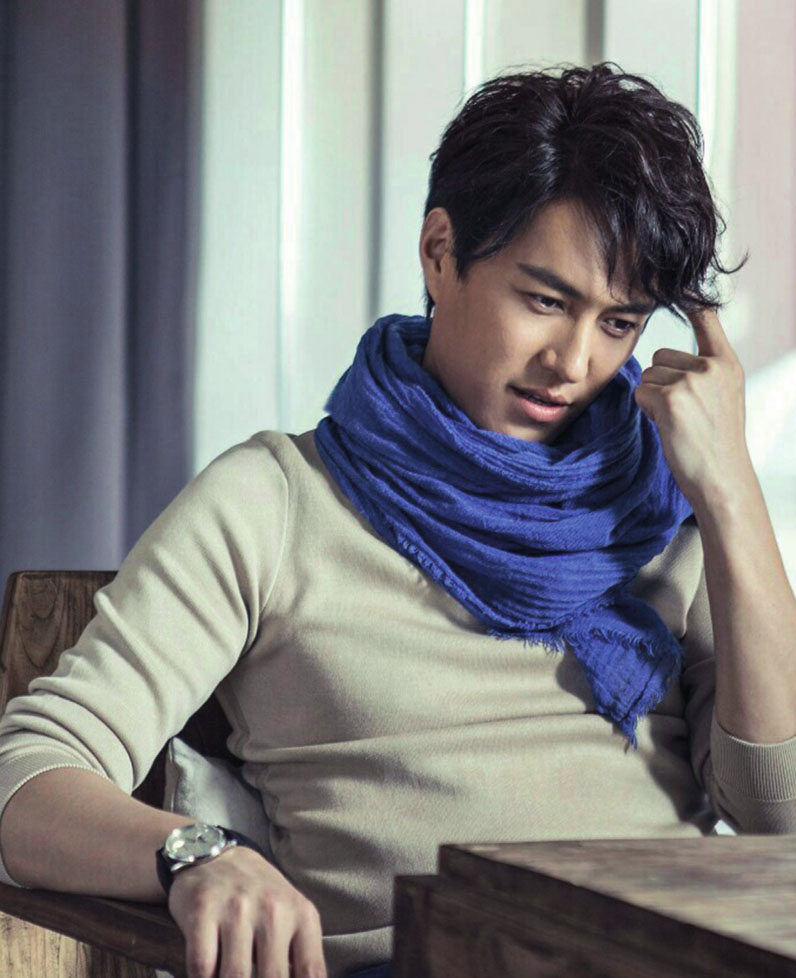 靳东：两次爱上离婚妇女，不顾家人反对娶了二