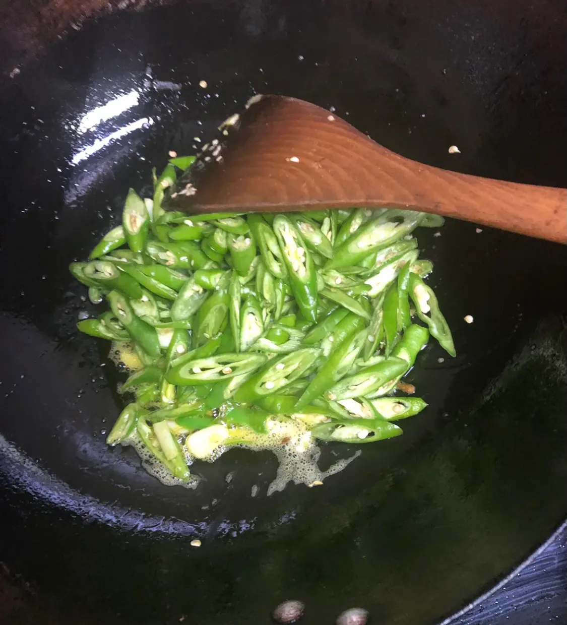 家常菜:青椒炒肉 美食做法 第8张 家常菜:青椒炒肉 美食做法 第8张