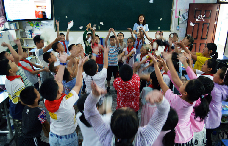 “清纯女神”韩雪书信字体曝光，字迹潇洒如其