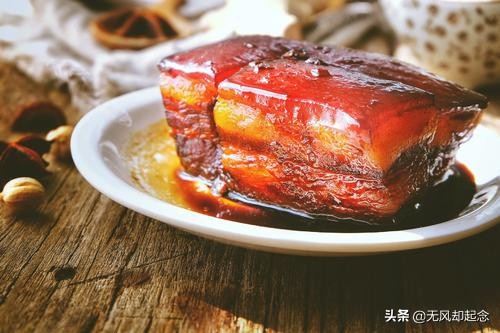 名菜“东坡肉”是如何与苏东坡发生关系的？