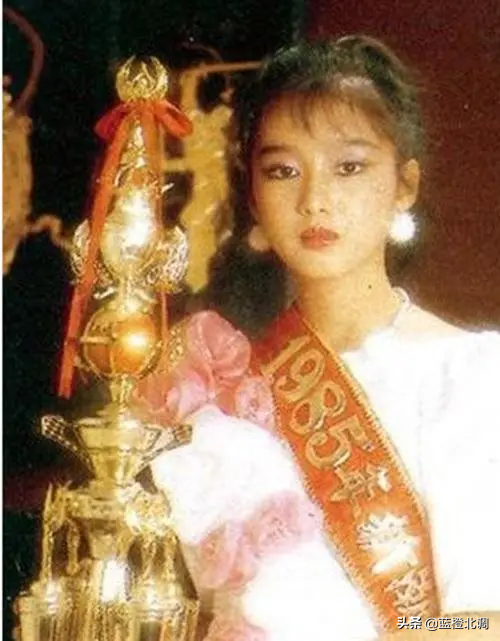 刘德华“一年只能陪她2周”，一个富家千金坚守22年，她有多能忍