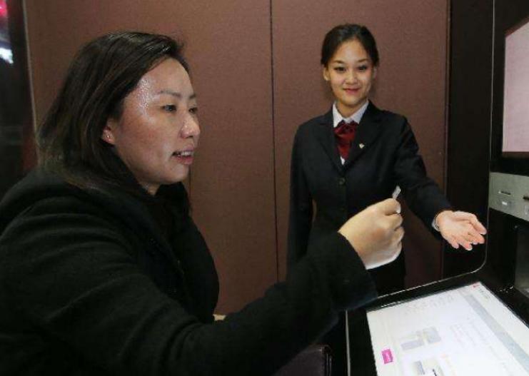 楼市首现“逆转”趋势，李嘉诚预言可能成真，2类人要开始注意了