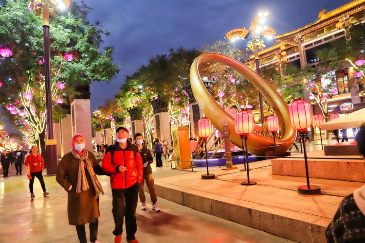 What camera lens falls is big the Tang Dynasty not nocturnal city, xi'an is the most beautiful night scene, come here if suddenly passes through days