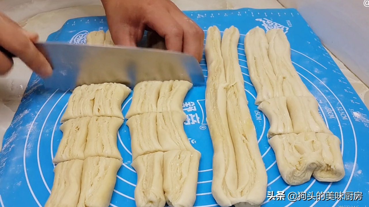 這零食我連吃了三天，一口一個，比麵包還好吃，太香了