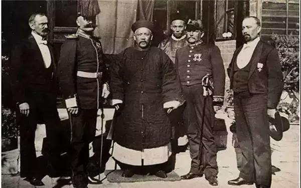 大清灭亡之后，九满四汉13名内阁成员都跑哪里去了？结局如何？