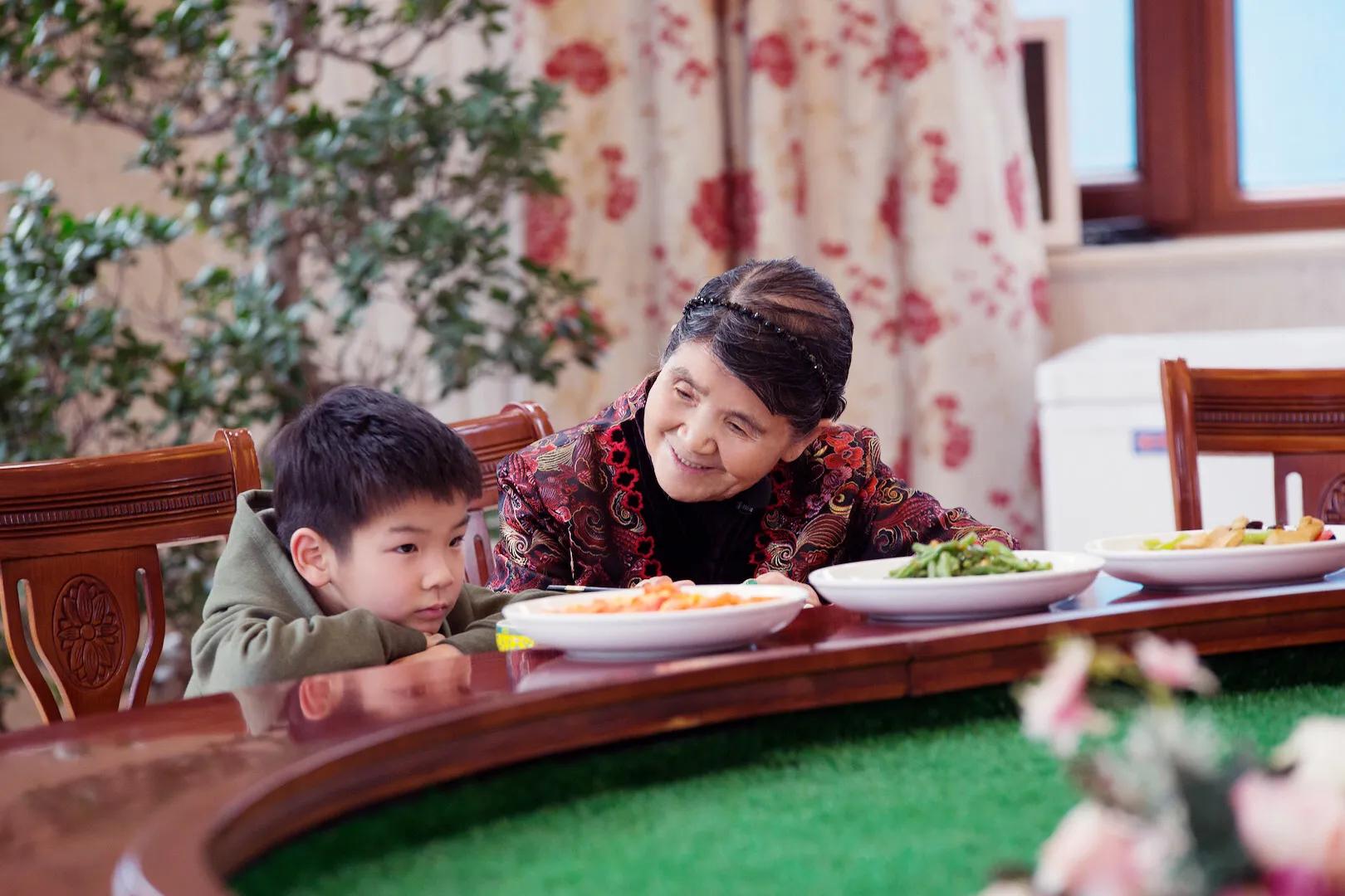 被婆婆“百般维护”的黄圣依：“豪门媳妇”的