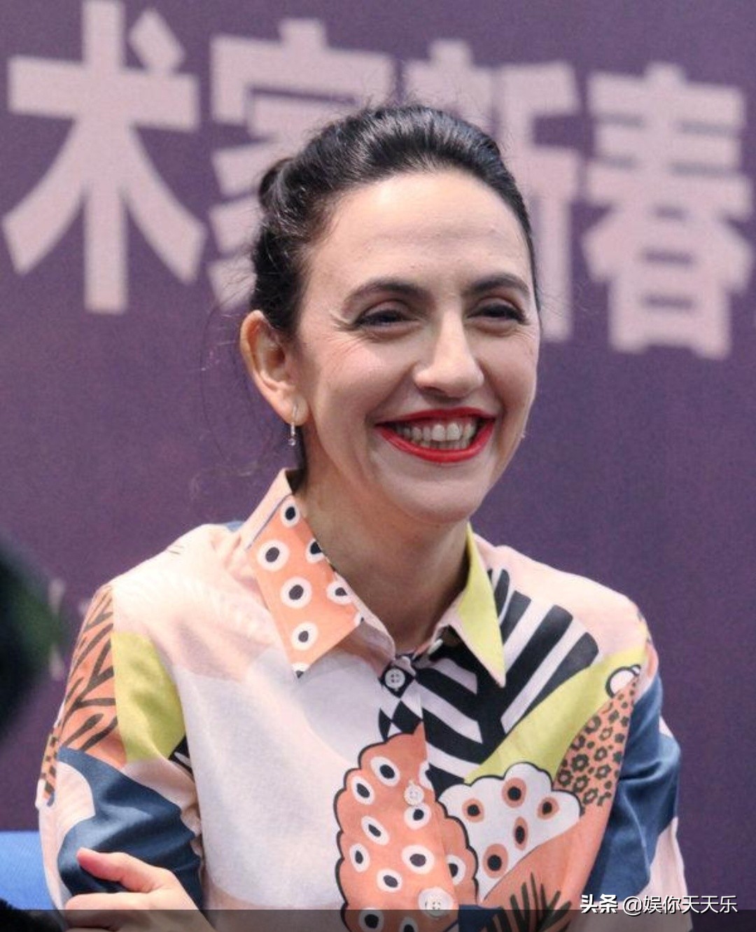 盘点娱乐圈帅哥和他们的“丑媳妇”