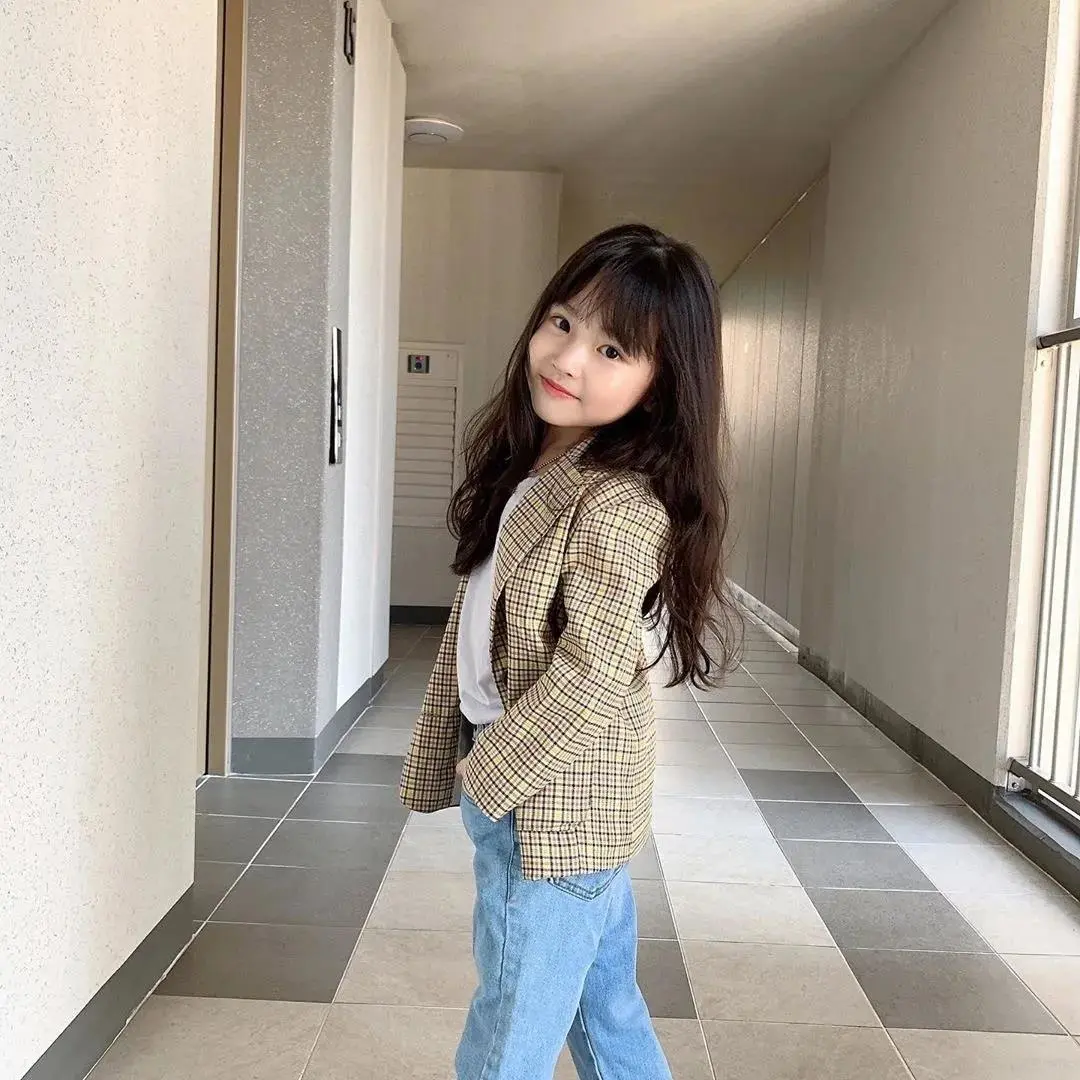 ​8岁女童“撞脸”宋慧乔，靠穿搭圈粉23万！谁规定小孩只能幼稚