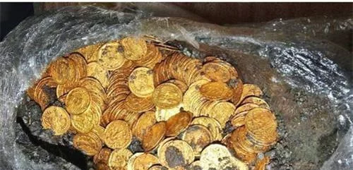 农民翻修房子，意外发现1500年前金库，宝藏归属