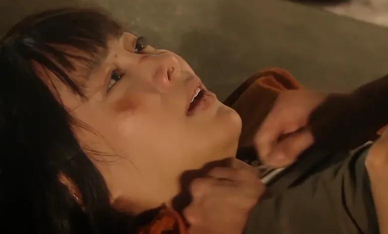 Be pressed below the body by Ma Jiaqi, who notices posture of department of Xie Keyin leg? Good actor be clear at a glance