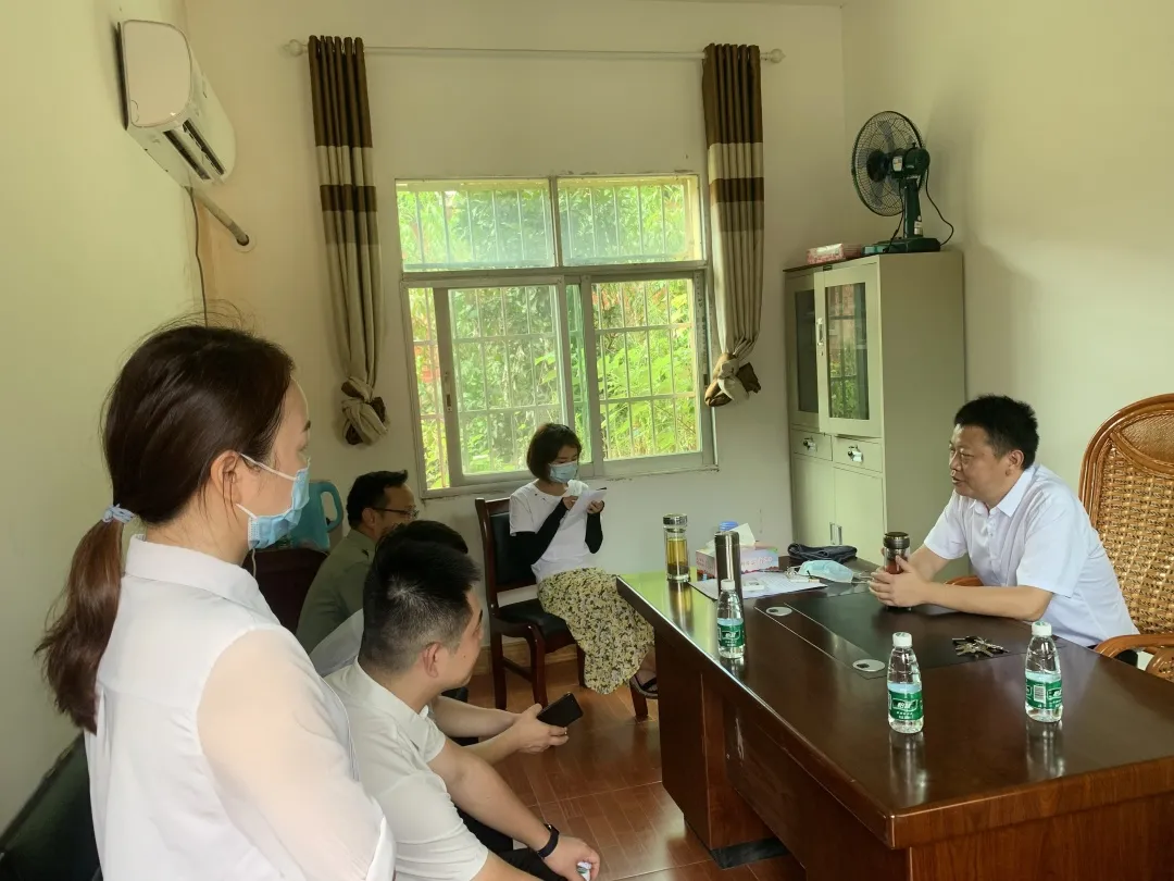 金科南昌观澜府项目携手新建区住建局向石埠敬老院捐赠爱心物资