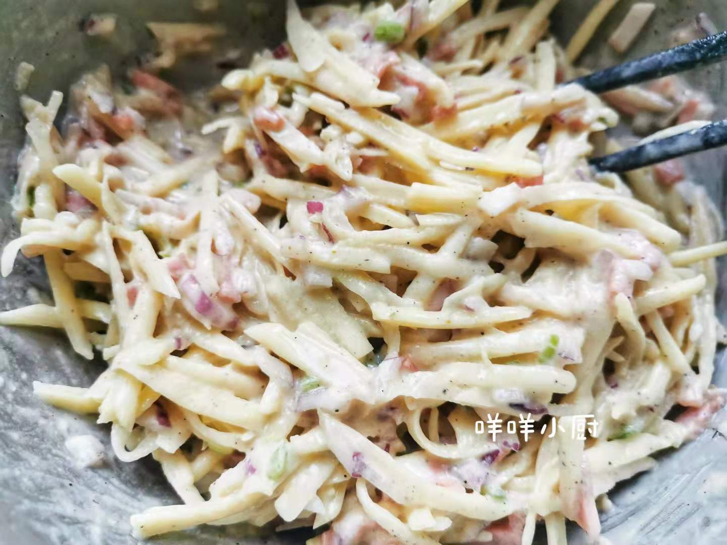 比土豆泥简单，比土豆泥好吃的土豆饼，适合厨房小白的简易早餐饼