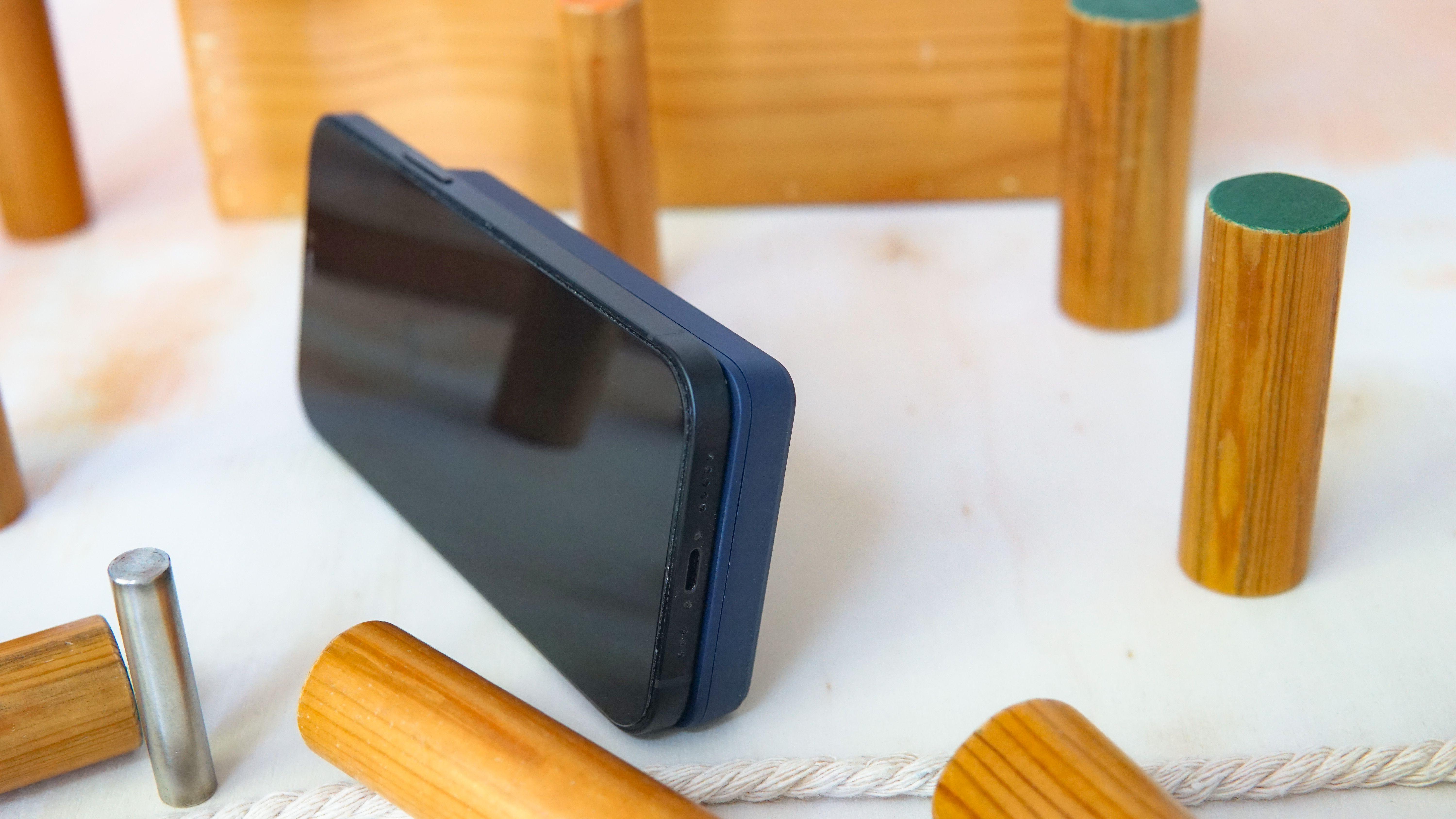 手机的第二块“电池”，迈飞Magsafe磁吸无线充电宝