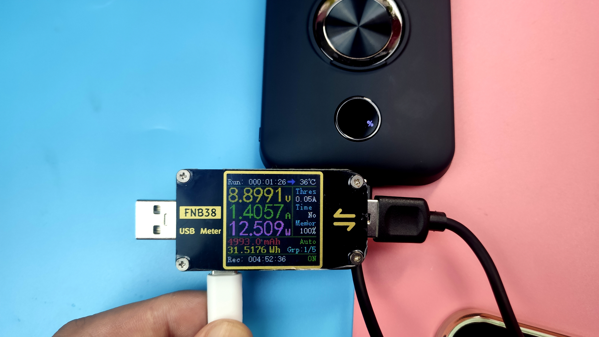 解决充电焦虑，一贴即充，iWALK 磁吸充电宝