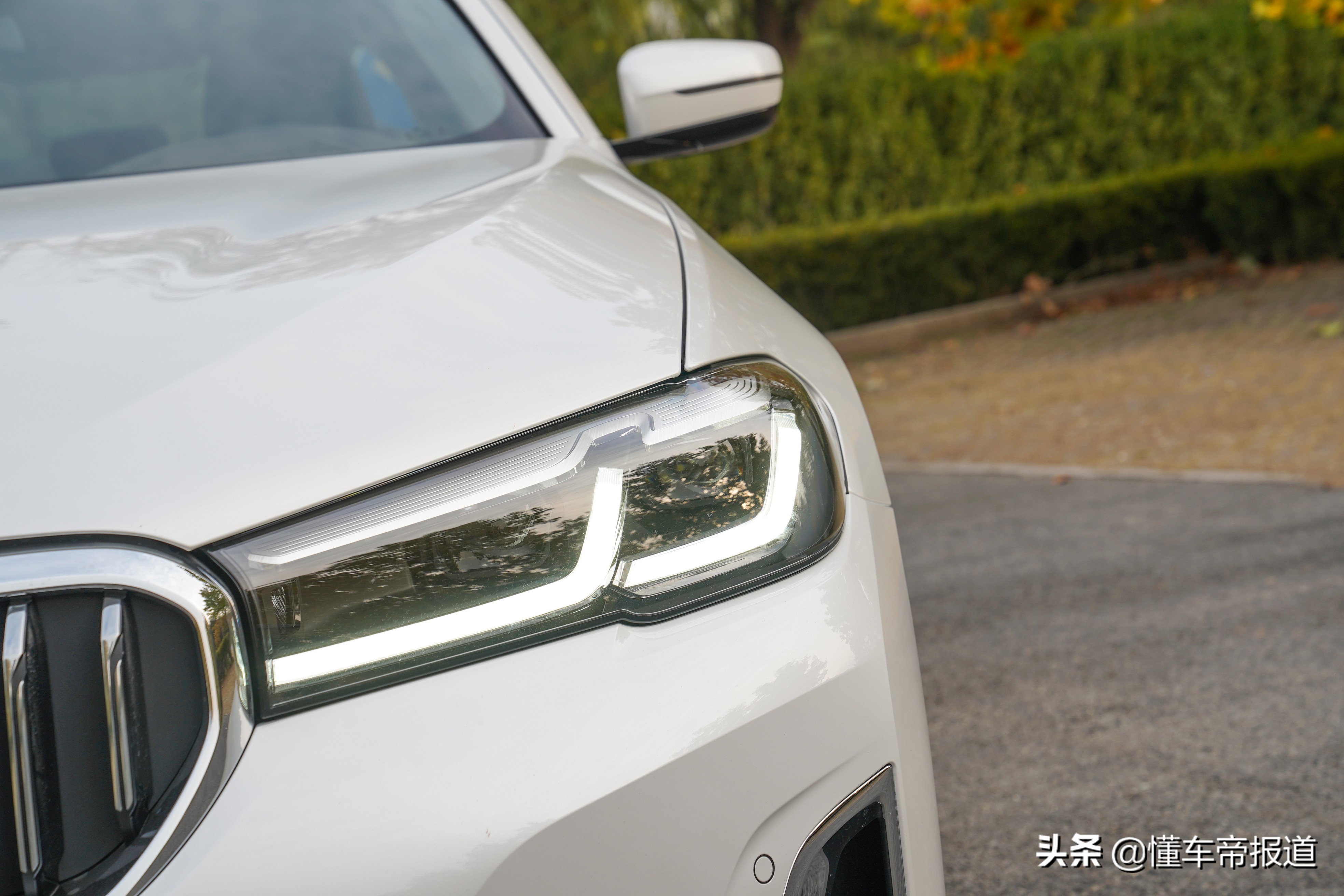 新车 | 宿敌对决！首试2021款宝马5系对比奔驰E级