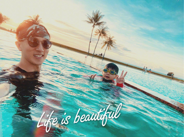 吳尊一家四口旅遊慶生，與老婆海邊擁吻甜如熱戀，浪漫幸福溢出屏