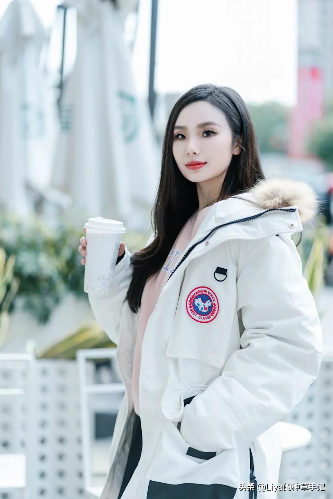 小黑靴 + 棉服，马丁靴 + 棉服火了！太洋气