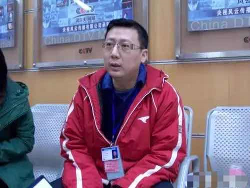 当年郭德纲被告上法庭是怎么回事？告他的汪洋