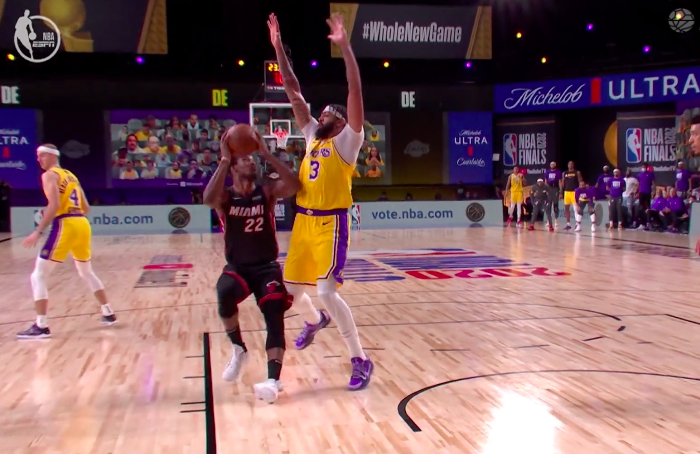 熱火沒戲了？斯帥被打低頭沉思眉頭緊鎖，板凳49比31看到希望