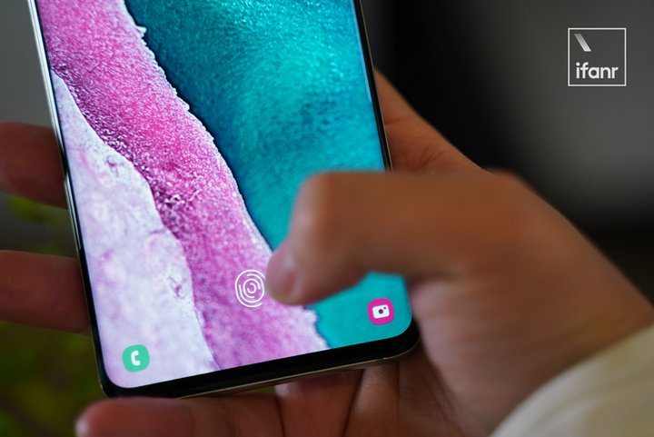三星 Galaxy S10 首发体验：标杆旗舰有两种，三星属于后一种