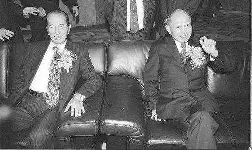 赌王去世霍家全体送别，霍老太太去世何家无人