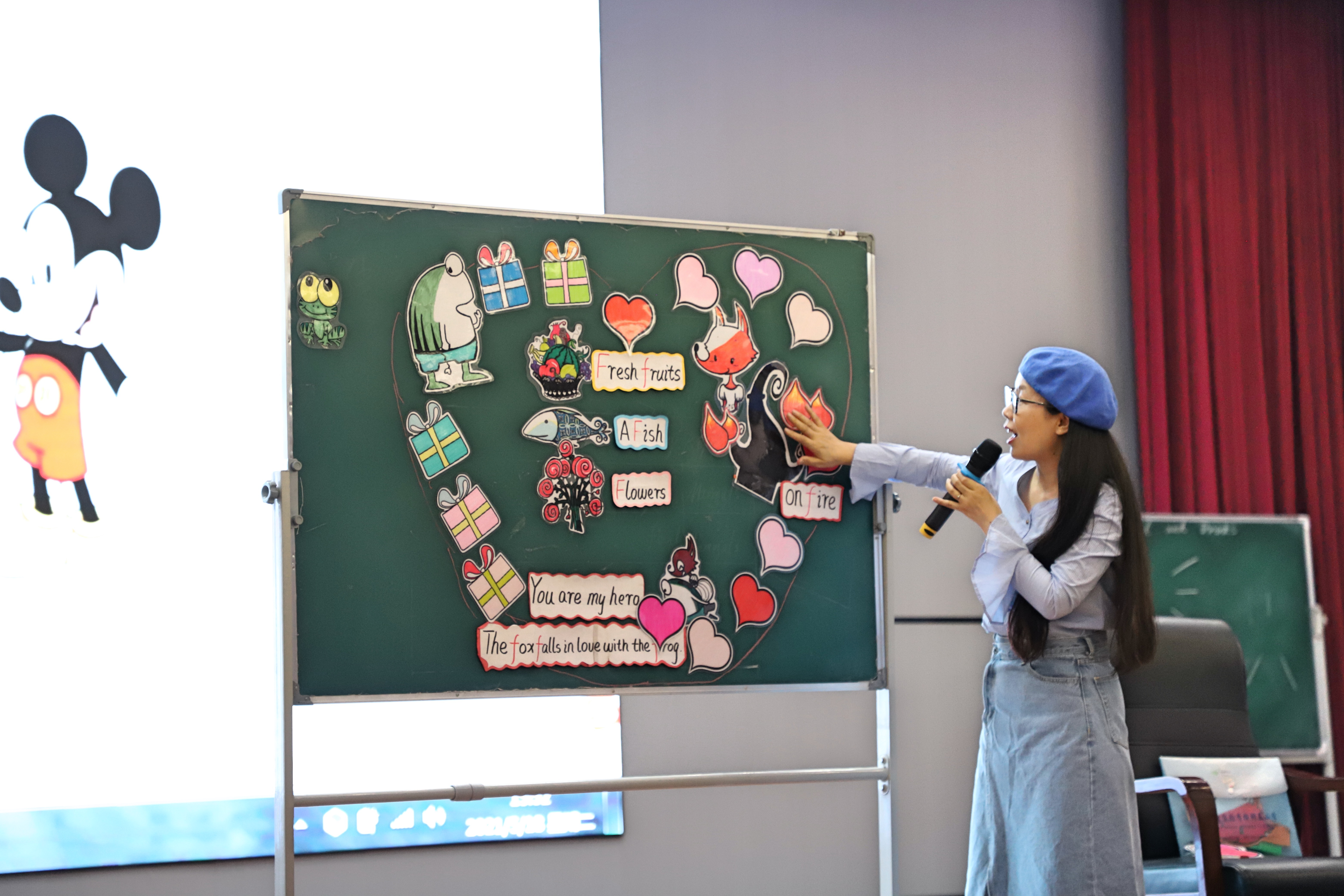 课堂展风采 学习促成长——记棠湖小学英语教师赵珺研讨活动献课