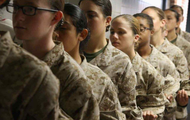 美军想瞒也瞒不住了，性侵丑闻接连被曝出，连