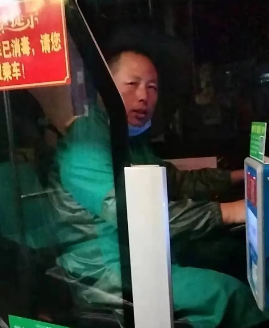 「我为群众办实事」湘运公交专线车,助力疫苗接种“加速度”