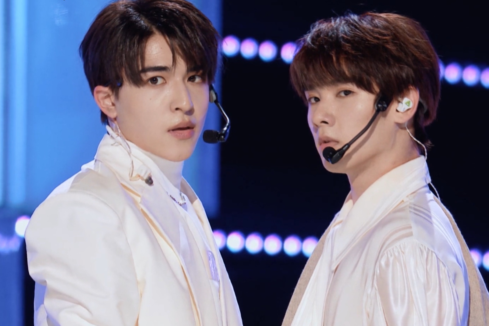 " achieve 4 " assist helps sb to fulfill his wishes more lumbar king, the arena at the beginning of the promise is spat groove, 