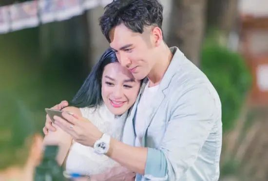 钟丽缇写诗表白丈夫，字里行间暗藏心酸，姐弟恋真的不行了？