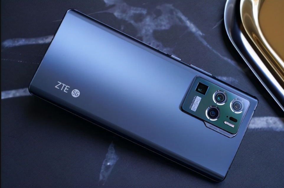 256GB+55W快充，高性价比手机价格下滑，香不香？