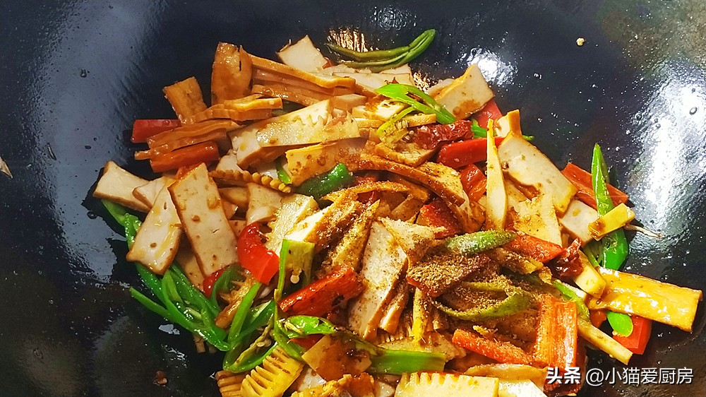 图片[9]-春笋炒豆干 一道不错的下酒菜 做法简单 鲜香味美 好吃不腻-起舞食谱网