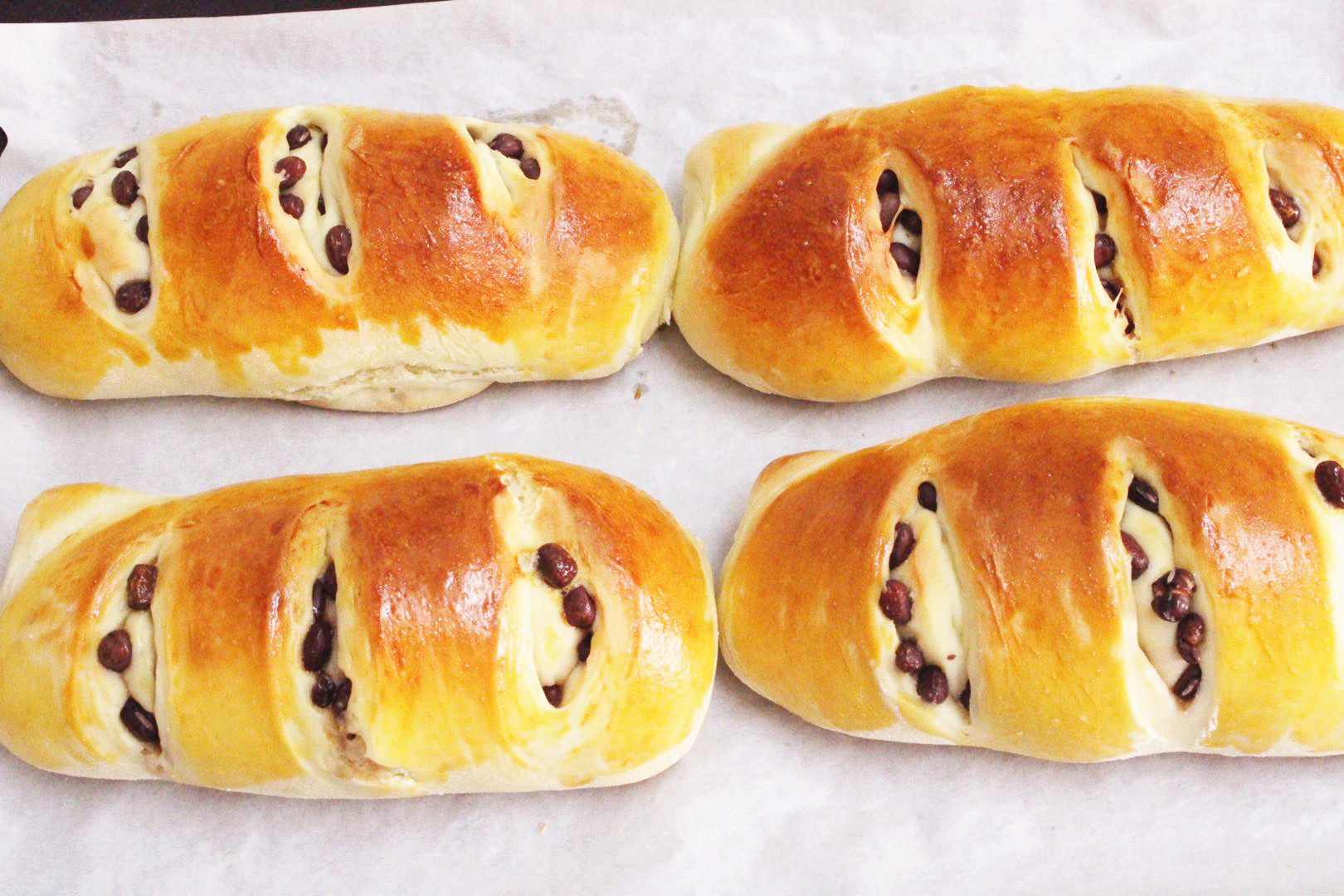 红豆面包不用买，自己在家做，无添加还香甜，蓬松软乎太好吃了