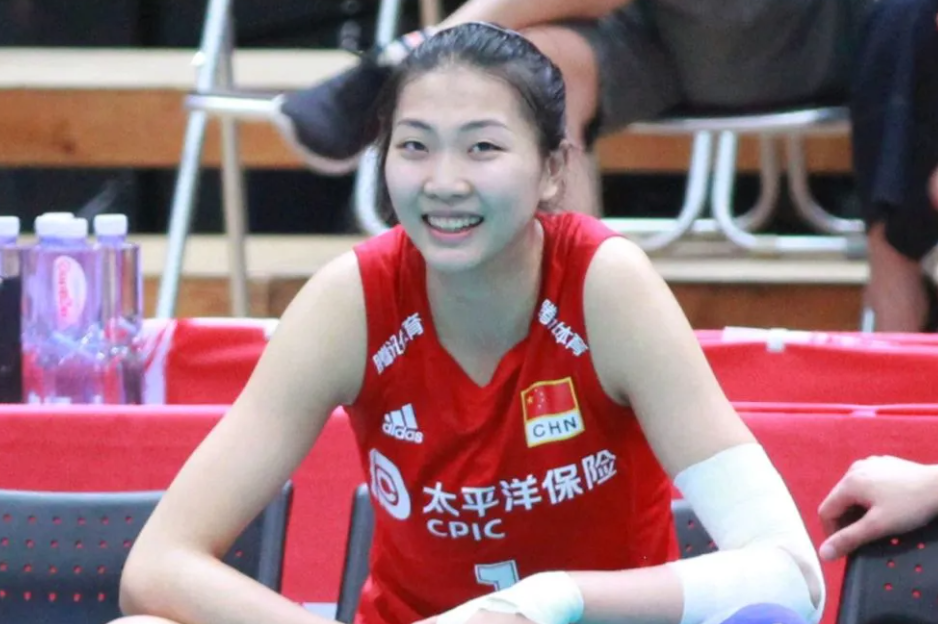 13岁入伍，八一女排拼搏12年，袁心玥是什么级别？待遇如何？