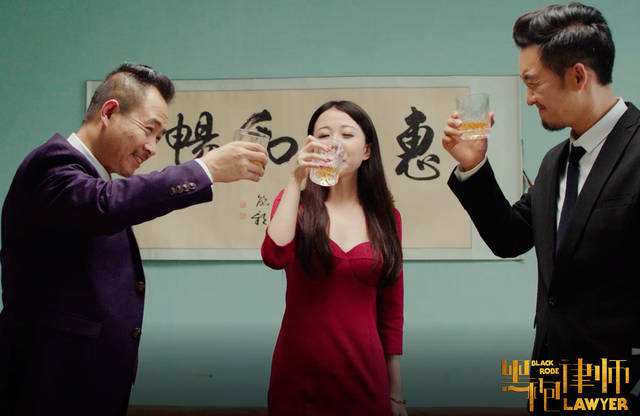 《黑袍律师》:是不是应该拒绝所有的谎言?