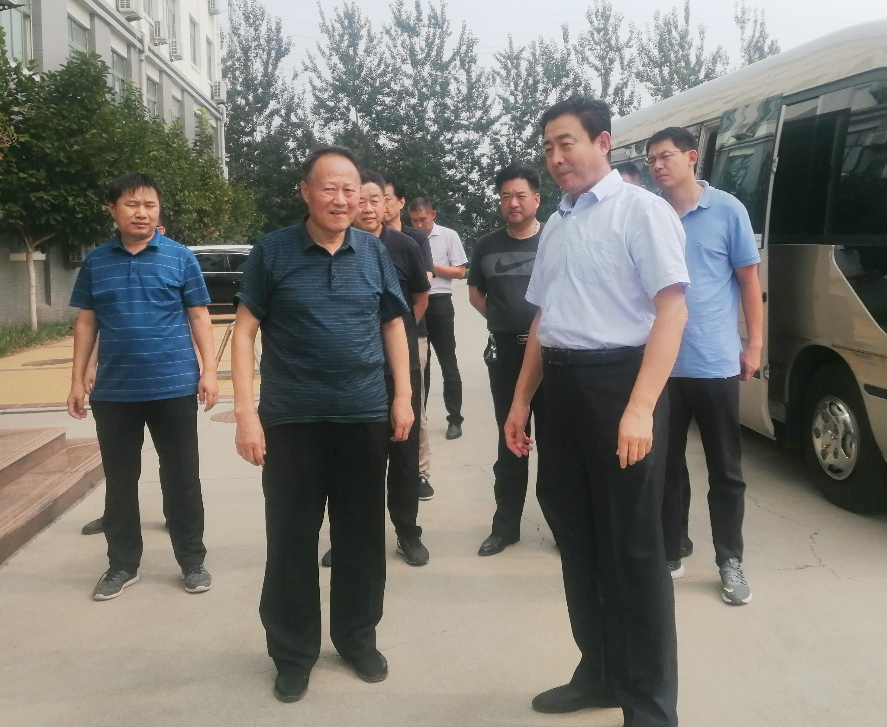 东营市利津县政协领导莅临皇尊庄园参观考察