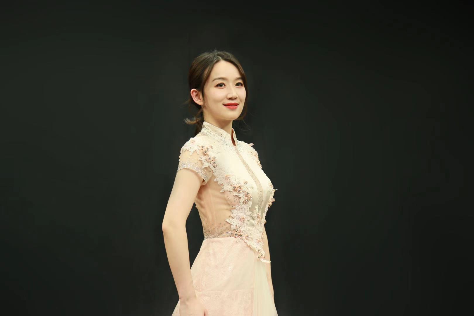 「音乐」好听《苏州印象》严李娅 江南女声版 原唱：北京智哥