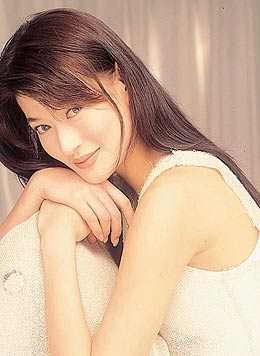 2002年，陈宝莲从24楼一跃而下，撇下的男婴如今长成