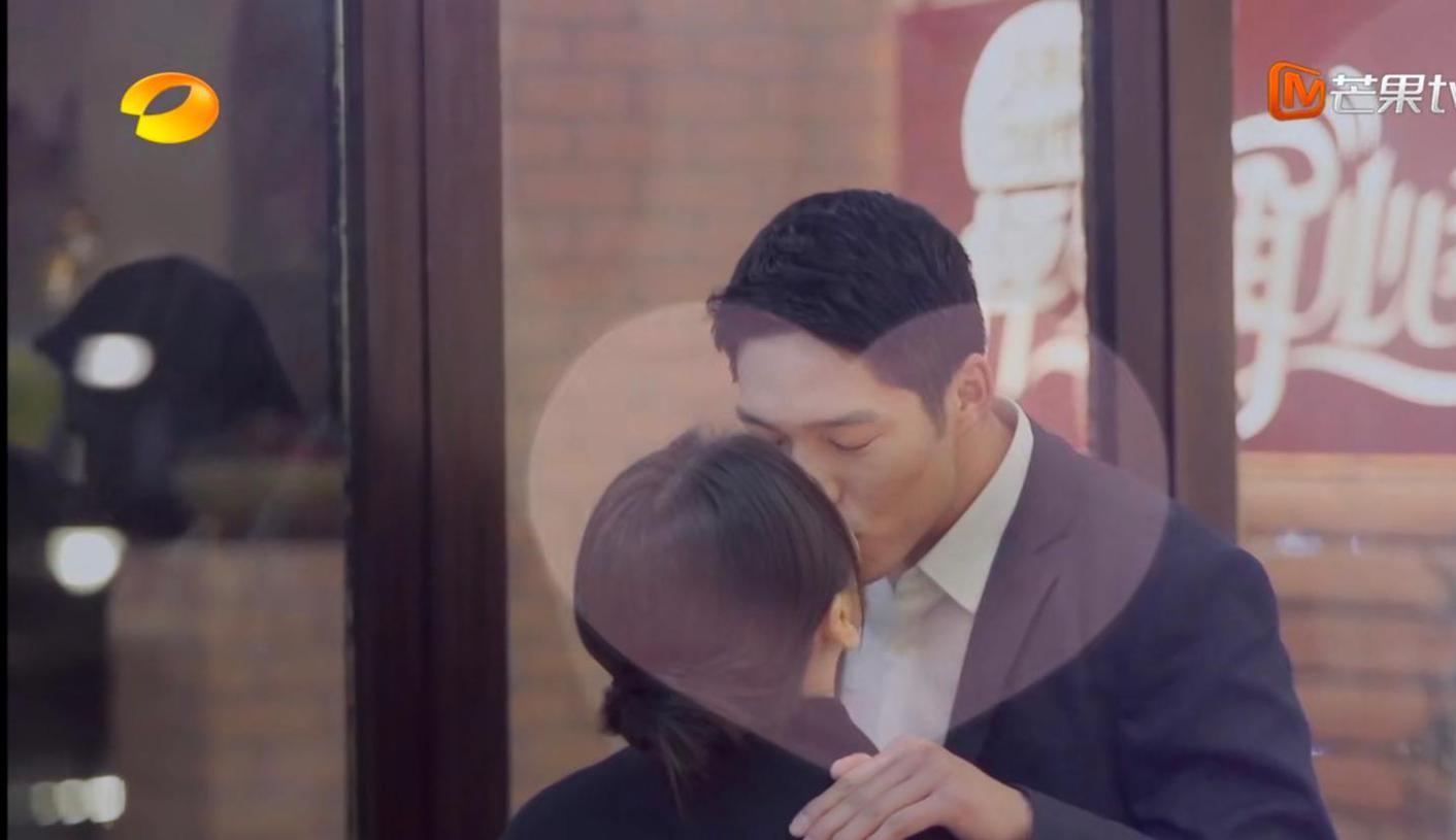 Gao Tian spot! Princely article Wu Yongen is performed " piano is kissed " embrace to inspecting seem idol play