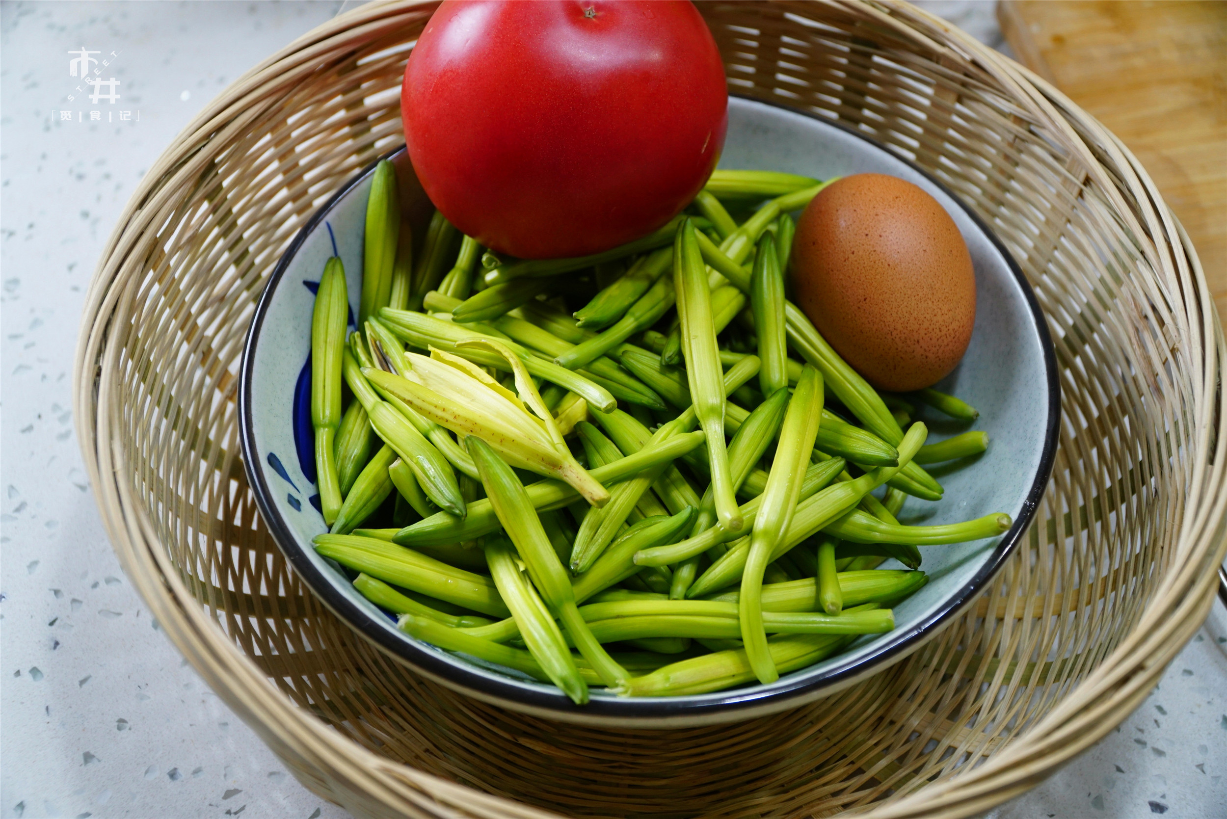 新鲜黄花菜有毒，不要直接吃，炒之前处理2步，