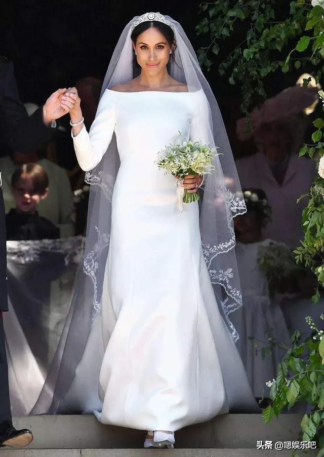英皇室公主 王妃们的婚礼手捧花，盾形花束，经典大瀑布式