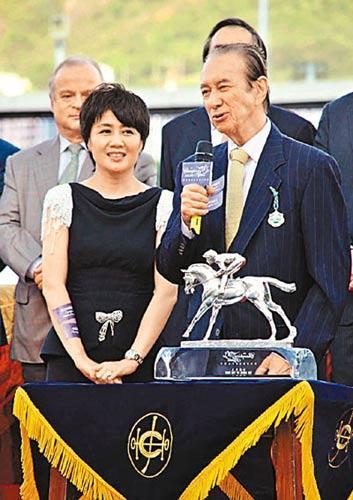 98岁赌王何鸿燊官宣离世，4个老婆十多个孩子，内部战争即将开始