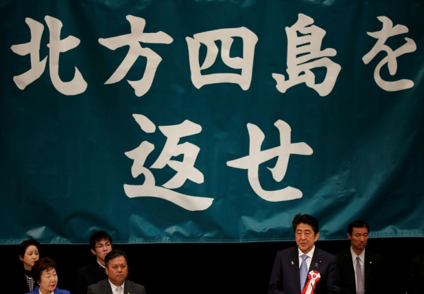 菅义伟捅马蜂窝，俄军一夜之间将防空导弹部署北方四岛，日：抗议