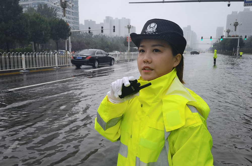 汛情就是命令 邯郸市交巡警支队全力保障全市道路交通安全畅通