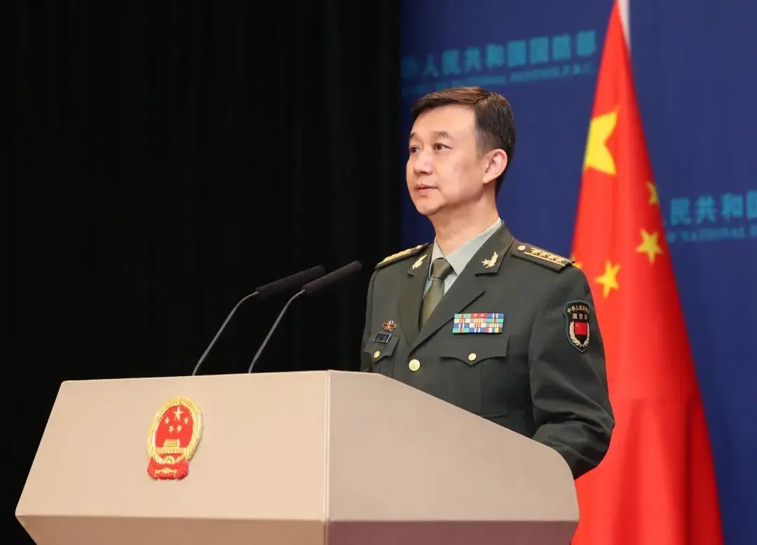 台军重装备上街 国防部发言人吴谦:不要试图螳臂当车