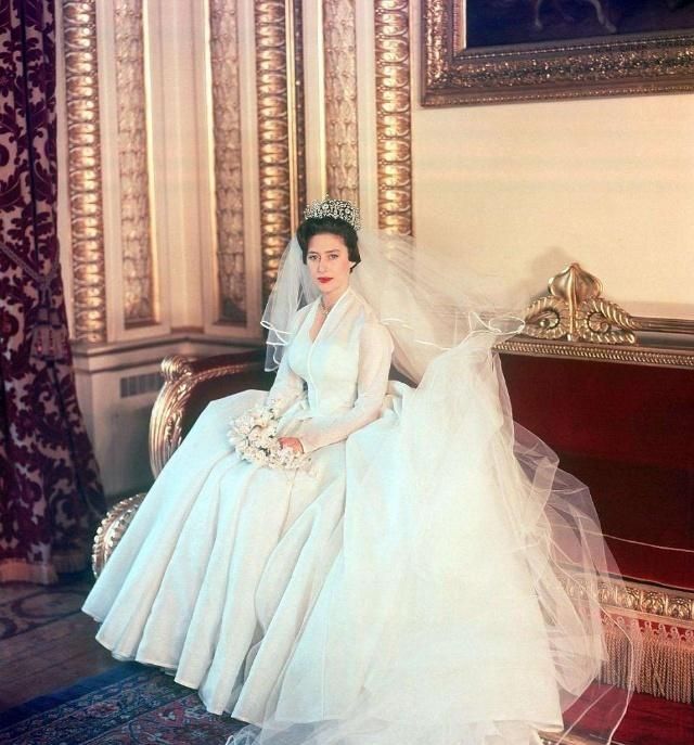 92岁英女王心爱的亲妹妹！罗马假日公主的原型，