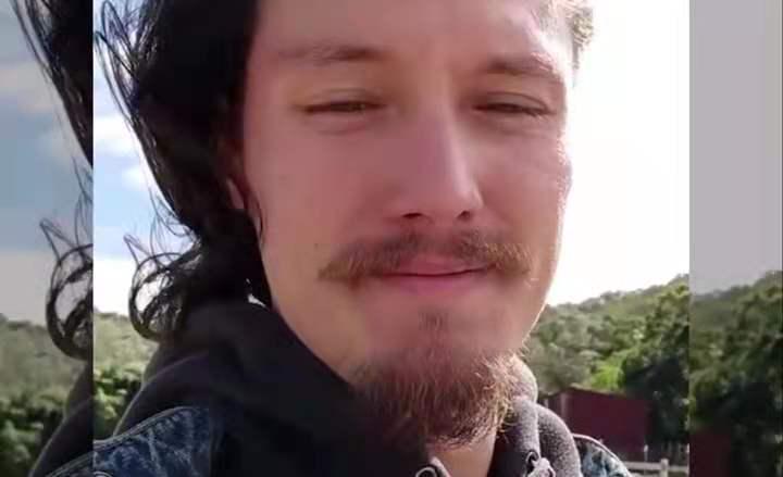 周华健儿子晒照被嘲，父子同框像兄弟，网友：混血儿子都长残了